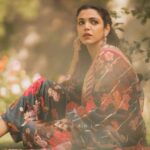 Shriya Pilgaonkar Instagram - Indian Actor & youth icon Ms.Shriya Pilgonkar | @shriya.pilgaonkar in our Gulabi Saroj kurta in makhmal paired with a neelam chintz shalwar. The garment is embellished in fine doria embroidery with gota and hand sown sequins. It comes in layers with a tullé dupatta in the chintz print and lehariya gota and kiran on the dupatta. The garment is an extension of our range ~ ‘chandni Raatien’ to be discovered on our website www.torani.in & our flagship store at Khan Market, Delhi. Wearing @toraniofficial Styled by @karantorani @asmipradeep Photo & film courtesy @joeydoesntshootauto Hair @ranthlei_maria @bkcad Make up @chinir_just_chinir Jewelry @sheetalzaveribyvithaldas #ToraniIndia #ShriyaPilgaonkar #toranitribe