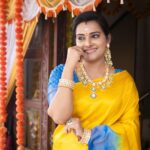 Shruthi Raj Instagram - 💛💙💛💙 JEWELLERY @chennai_jazz