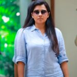 Shruthi Raj Instagram - 𝙱𝙴 𝚈𝙾𝚄𝚁𝚂𝙴𝙻𝙵, 𝙴𝚅𝙴𝚁𝚈𝙾𝙽𝙴 𝙴𝙻𝚂𝙴 𝙸𝚂 𝙰𝙻𝚁𝙴𝙰𝙳𝚈 𝚃𝙰𝙺𝙴𝙽💙💙💙