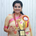 Shruthi Raj Instagram - 𝚈𝙴𝚂𝚂𝚂𝚂𝚂𝚂!!!!𝙵𝙸𝙽𝙰𝙻𝙻𝚈 𝙸𝙽 𝙼𝚈 𝙷𝙰𝙽𝙳𝚂....𝚆𝙾𝙽 𝚃𝙷𝙴 𝚃𝙰𝙼𝙸𝙻𝙽𝙰𝙳𝚄 𝚂𝚃𝙰𝚃𝙴 𝙶𝙾𝚅𝙴𝚁𝙽𝙼𝙴𝙽𝚃 𝙰𝚆𝙰𝚁𝙳 𝙵𝙾𝚁 𝙱𝙴𝚂𝚃 𝙰𝙲𝚃𝚁𝙴𝚂𝚂 #𝚃𝙷𝙴𝙽𝙳𝚁𝙰𝙻#...𝚃𝚀 #𝙺𝚄𝙼𝙰𝚁𝙰𝙽 𝚂𝙸𝚁 @suntv @vikatan_tv 𝙵𝙾𝚁 𝙼𝙰𝙺𝙸𝙽𝙶 𝚃𝙷𝙸𝚂 𝙷𝙰𝙿𝙿𝙴𝙽....𝚂𝙿𝙴𝙲𝙸𝙰𝙻 𝚃𝙷𝙰𝙽𝙺𝚂 𝚃𝙾 𝙰𝙻𝙻 𝙼𝚈 𝙵𝙰𝙽𝚂 𝙵𝙾𝚁 𝚄𝚁 𝙲𝙾𝙽𝚃𝙸𝙽𝚄𝙾𝚄𝚂 𝙻𝙾𝚅𝙴 𝙰𝙽𝙳 𝚂𝚄𝙿𝙿𝙾𝚁𝚃❤❤❤ #tamilnadustateawards #proudmoment #bestactress