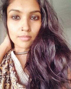 Shruti Bapna Instagram - Work from home😛 #actorlife #ourkindazoommeetings #shrutibapna