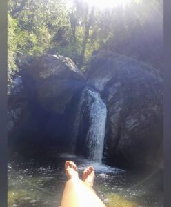 Shruti Bapna Instagram - Breathe in and out consciously... it's beautiful. Everything else can wait 💚
#himachal #waterfall #nature #shrutibapna