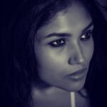 Shruti Bapna Instagram - Keep the soul lit✨ 📸 @kb.photography_official #focused #weekendmotivation #findyourlight #lightattheendofthetunnel #divinetiming #shrutibapna