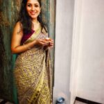 Shruti Bapna Instagram - Sending you all some more Diwali love and wishes to keep the hopes and dreams high💕 Stay happy stay healthy💜 Photographer for the night @rubybapna👏 An extra piece of milk cake for you for all your efforts😛😘 #diwali2020 #indiantradition #sareelove #bandhanisaree #positivevibrations #staysafe #spreadlove #shrutibapna Mumbai, Maharashtra