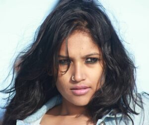 Shruti Bapna Instagram - Throwback to nose ring days with sharper jawline ☺ A vacay in the sunny and windy Australia circa 2013 #throwback #throwbackthursday #nosering #australia #brownskingirls #tan #morena #memories #shrutibapna