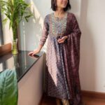Shweta Tripathi Instagram - Looking for a glam outfit this Diwali?💥 Then head to @lifestylestores! I am so glad that I did. They have a stunning collection of ethnic wear in Melange which is sure to make you go 😍 Be a stunner this Diwali in Melange by Lifestyle 🪔✨ #Lifestyle #StyleUpWithLifestyle #Melange #Diwali #FestiveFashion