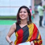 Shweta Tripathi Instagram - Off screen and on screen moods of Dr. Maya Bhasin 🙃🤓 Had lots of reasons to 😊🤣🥰 because of the 💛s involved in this 🎥 Luckily clicked a few photos with some too. Thank you @akvarious for making me a part of Rashmi’s world 🤗🤗 Makeup artist @nisha.karna Hair @mehvish.majithia Costume designer @rohitrchaturvedi #RashmiRocket #RSVP #Zee5