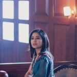 Shweta Tripathi Instagram - Off screen and on screen moods of Dr. Maya Bhasin 🙃🤓 Had lots of reasons to 😊🤣🥰 because of the 💛s involved in this 🎥 Luckily clicked a few photos with some too. Thank you @akvarious for making me a part of Rashmi’s world 🤗🤗 Makeup artist @nisha.karna Hair @mehvish.majithia Costume designer @rohitrchaturvedi #RashmiRocket #RSVP #Zee5