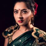 Sonalee Kulkarni Instagram - ⚠️ #longpostalert ‼️ #womensday post from #teaser #launch #mogulmardini #chatrapatitararani 🚩 LINK IN BIO भारतीय इतिहासातील दमदार पात्रांपैकी एक असलेल्या या स्त्रीला पोर्तुगीजांनी 'रैन्हा डोस मराठे' किंवा 'मराठ्यांची राणी' असेही संबोधले होते. महाराणी ताराबाई भोसले या छत्रपती शिवाजी महाराजांच्या सून, सरसेनापती हंबीररावांच्या शूर कन्या आणि भारतातील सर्वात महान मध्ययुगीन सम्राटांपैकी एक आहेत. अफाट ताकदीने आणि इच्छाशक्तीच्या जोरावर राज्य वाचवणाऱ्या इतिहासातील मोजक्या महिलांपैकी ताराबाईंच्या अदम्य धाडसाला आणि अदम्य वृत्तीला सलाम करावा लागेल 🙏🏻 मराठ्यांचा उदय-अस्त पाहणारी स्त्री. आपल्या राज्याप्रती अत्यंत समर्पित असलेल्या अदम्य योद्धा महाराणी ताराबाईंनी मराठा महासंघाला अगदी खालच्या पातळीवर असताना विघटित होण्यापासून रोखले नाही तर राष्ट्रीय सत्तेपर्यंत पोहोचण्यात त्यांचा मोलाचा वाटा होता. या एकट्यानं जगातील सर्वात पराक्रमी शासक औरंगजेबाच्या प्रचंड सैन्याविरुद्ध मराठ्यांचा प्रतिकार केला. मी हा #जागतिकमहिलादिन त्यांना आणि त्यांच्या सारख्या स्त्रियांना समर्पित करते ज्या केवळ स्वतःसाठीच नाही तर आपल्या माणसांसाठी लढतात. One of the grittiest characters in Indian history, this woman was also called the ‘rainha dos Marathas’ or the ‘Queen of the Marathas’ by the Portuguese. She is Rani Tarabai Bhonsle, the brave daughter-in-law of Chhatrapati Shivaji Maharaj and one of India’s greatest medieval monarchs. Among the few women in history to save a kingdom by sheer force and willpower, MahaRani Tarabai’s unflagging courage and indomitable spirit is to be saluted🙏🏻 A woman who witnessed the rise and fall of the Marathas. An indomitable warrior queen who was deeply devoted to her kingdom, Tarabai didn’t just prevent the Maratha Confederacy from disintegrating when it was at its lowest ebb, she played a crucial role in its rise to national power. Tarabai single-handedly directed the Maratha resistance against the massive army of Aurangzeb, then the mightiest ruler in the world. I dedicate this #womensday to her and women like her who fight not just for themselves but for their tribe. Pictures by @sudarshanlavekar_photography Makeup & hair @khan.zoya1425 #happyinternationalwomensday #womensday2023 #sonaleekulkarni महाराष्ट्र