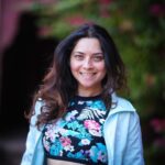 Sonalee Kulkarni Instagram - When it is the season to blossom 🌸 Why not flaunt it on the bosom 🌸 #Bougainvillea #floral #spring #flower #portrait #sonaleekulkarni महाराष्ट्र