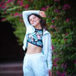 Sonalee Kulkarni Instagram - When it is the season to blossom 🌸 Why not flaunt it on the bosom 🌸 #Bougainvillea #floral #spring #flower #portrait #sonaleekulkarni महाराष्ट्र