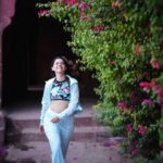 Sonalee Kulkarni Instagram - When it is the season to blossom 🌸 Why not flaunt it on the bosom 🌸 #Bougainvillea #floral #spring #flower #portrait #sonaleekulkarni महाराष्ट्र