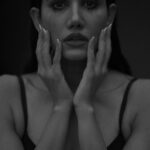 Sonnalli Seygall Instagram - All that pain, girl? Take it and turn it into something beautiful 🖤 It’s called creating art. #creatingart #beautifulmoments #heal #artist #headshots #potrait