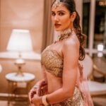 Sonnalli Seygall Instagram - Dear lehenga, u made me pose 🌹✨ Outfit: @pawanandpranav Jewellery: @anaqajewels Photograph: @the_wedding_files #pose #lehenga #weddingdiaries #traditionalvibes
