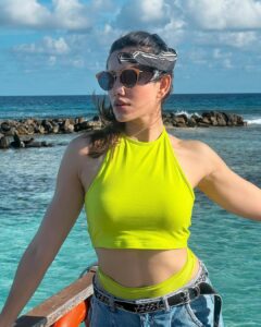 Sonnalli Seygall Instagram - Landed in paradise 📍💙

@villahotels @paradisemaldives 

#maldives #vacaymood #vacation #traveldiaries #paradise