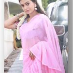 Sowmya Rao Nadig Instagram - The only thins that will make u happy is being happy with who you are.. #sowmyasharada Costume @laxmikrishnaofficial #saree #sareelove #positivequotes