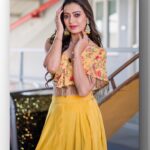 Sowmya Rao Nadig Instagram - Be there for others, but never leave urself behind #sowmyasharada #sowmyarao Costume @divya_varun_official Makeup @saimakeover143_ Photography @ravi_cross_clickx #jabardasth #etvtelugu #positivequotes