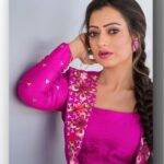Sowmya Rao Nadig Instagram - You don’t make a difference by being like someone else.. #sowmyasharada #sowmyarao Costume @divya_varun_official Photography @ravi_cross_clickx #jabardasth #etvtelugu #positivequotes #positivevibes