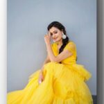 Sowmya Rao Nadig Instagram - Dream’s don’t Work… Unless You Do !! #sowmyarao #sowmyasharada Costume @divya_varun_official Photography @ravi_cross_clickx #jabardasth #etvtelugu #positivity
