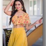 Sowmya Rao Nadig Instagram - Be there for others, but never leave urself behind #sowmyasharada #sowmyarao Costume @divya_varun_official Makeup @saimakeover143_ Photography @ravi_cross_clickx #jabardasth #etvtelugu #positivequotes
