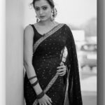 Sowmya Rao Nadig Instagram - Mirror is not about ur reflection , it’s what u see beyond it. #sowmyasharada #sowmyarao Costume @divya_varun_official Photography @ravi_cross_clickx #jabardasth #etvtelugu #positivequotes