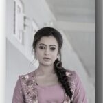 Sowmya Rao Nadig Instagram - You don’t make a difference by being like someone else.. #sowmyasharada #sowmyarao Costume @divya_varun_official Photography @ravi_cross_clickx #jabardasth #etvtelugu #positivequotes #positivevibes