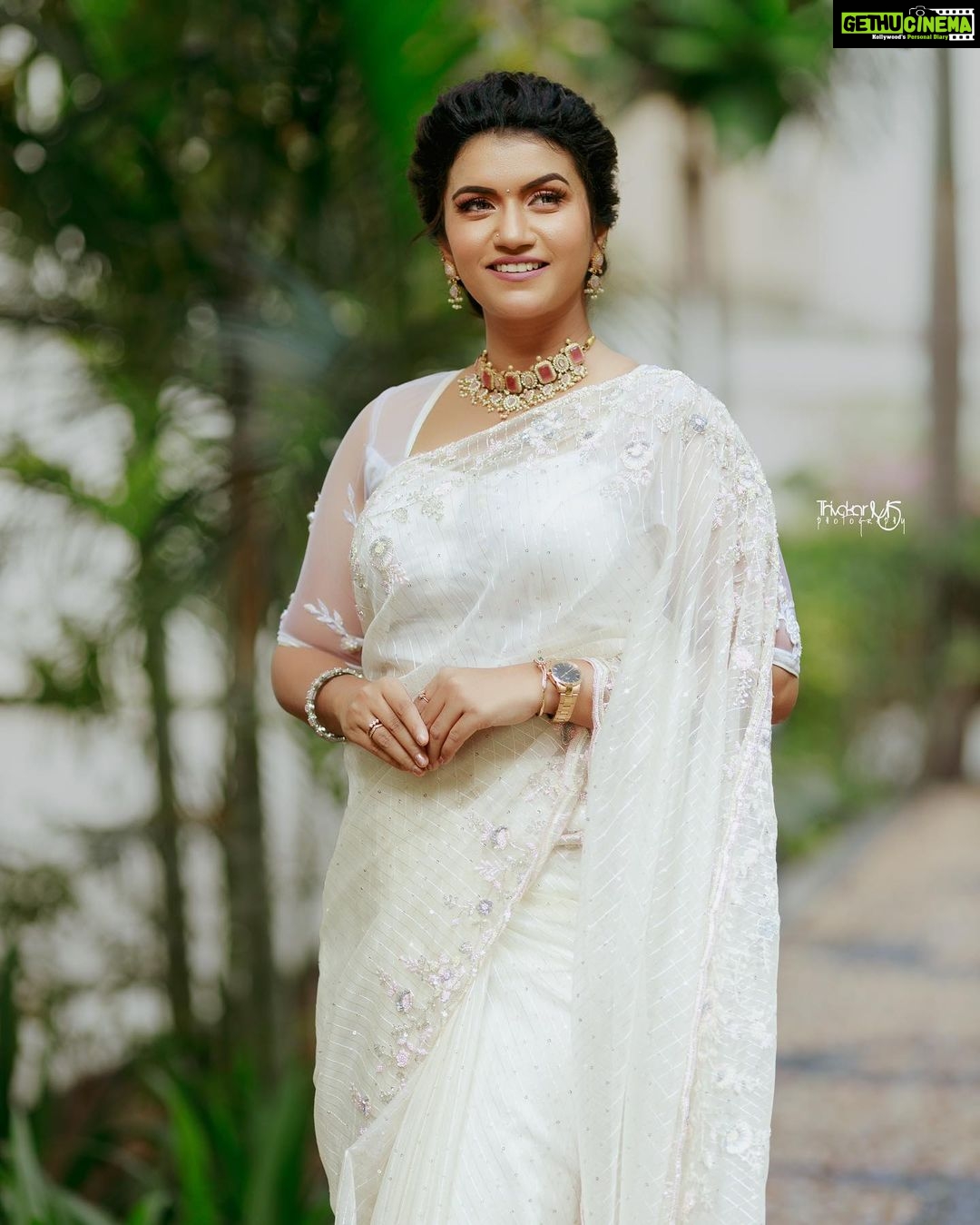 Actress Sridevi Ashok HD Photos and Wallpapers April 2023 - Gethu Cinema