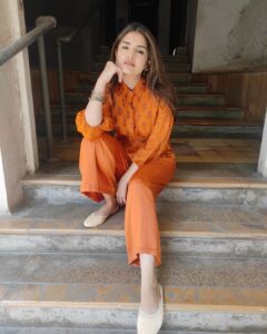 Tara Alisha Berry Instagram - 🧡 @prakritijaipur 🧡 

Wearing @prakritijaipur 's Vamika Embroidered Shirt from their Chaashni Collection with Orange Pleated Pants. 

📸 @usmmusicofficial

@iyer.aarti 

#prakritijaipur #handblockprint
