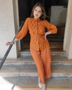 Tara Alisha Berry Instagram - 🧡 @prakritijaipur 🧡 

Wearing @prakritijaipur 's Vamika Embroidered Shirt from their Chaashni Collection with Orange Pleated Pants. 

📸 @usmmusicofficial

@iyer.aarti 

#prakritijaipur #handblockprint
