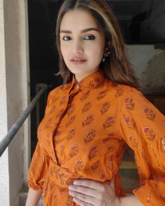 Tara Alisha Berry Instagram - 🧡 @prakritijaipur 🧡 

Wearing @prakritijaipur 's Vamika Embroidered Shirt from their Chaashni Collection with Orange Pleated Pants. 

📸 @usmmusicofficial

@iyer.aarti 

#prakritijaipur #handblockprint