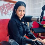 Tia Bajpai Instagram - Bajaate Raho with @rjshwetaredfm at @redfmindia