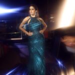 Vaidehi Parashurami Instagram - It’s never the end of a journey, it’s always the beginning of a new one! Outfit by @official_christianheritage Jewellery by @houseofjskjewels Styled by @sayali_vidya Assisted by @stylebypriyankaa Hair by @nilampatel12 Make-up by @vinayak_makeup Managed by @prernaasuryawanshi Assisted by @poojatayde Personal assistant @misaw_holic Captured by @shruu_t #fubaifu #zeemarathi #anchoring #willmissthis