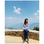 Vaidehi Parashurami Instagram - On the top of the world! ⛅️⛰ #takemeback #vacation #beautifulhimachal #clearskies #cloudscape #nature #appreciatethelittlethings #happyfriday