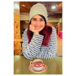 Vaidehi Parashurami Instagram - Joy of little things… Happy me with my pahadon wali chai! ☕️ 📸 @uttarajo #happyme #pahadonwalichai #joyoflittlethings #appreciatelife #grateful #happyfriday