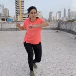 Vaidehi Parashurami Instagram - Doing animal flow for the first time in my life, The most exclusive form of workout trained by @Askknatural. The good part is that it’s a Bodyweight workout so it can be done at home or Terrace or wherever you want. I’ve been doing strength training in commercial gym all my life, But this was kind of challenging And enjoyed it thoroughly. @mr.yashpatel #Animalflow #onlinetraining #Askknatural #TrainedbyAskknatural #Mr.yashpatel #Transformedbyaskknatural #Fatlossprogram #virtualtraining #eatright #45daysprogram
