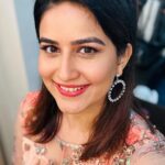Vaidehi Parashurami Instagram - Gearing up for my performance at #PlanetMarathiFilmfareAwardsMarathi 2022 Telecast on 30th of April at 7pm on @zeemarathiofficial 📹 @swapnesh.thik #bts #preperformance #nervous #excited #donotmiss