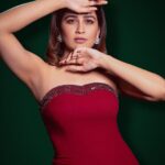 Vaidehi Parashurami Instagram - @trilogy_works x @parashuramivaidehi Photo edited by @retouch_sneha Styled by @trushala_nayak Mua @vinayak_makeup @parashuramivaidehi for @filmfare #artbytrilogy #filmfare #vaidehiparshuram #fashion Mumbai, Maharashtra