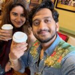 Vaidehi Parashurami Instagram - अर्ज किया है… सिनेमा साठी सर केलं उतराखंडातले Hill Station.. जग्गु आणि Juliet ची गाणी ऐकत जमवतो Monday Morning Motivation! 👻 LOL #imapoet #jagguaanijuliet #10feb
