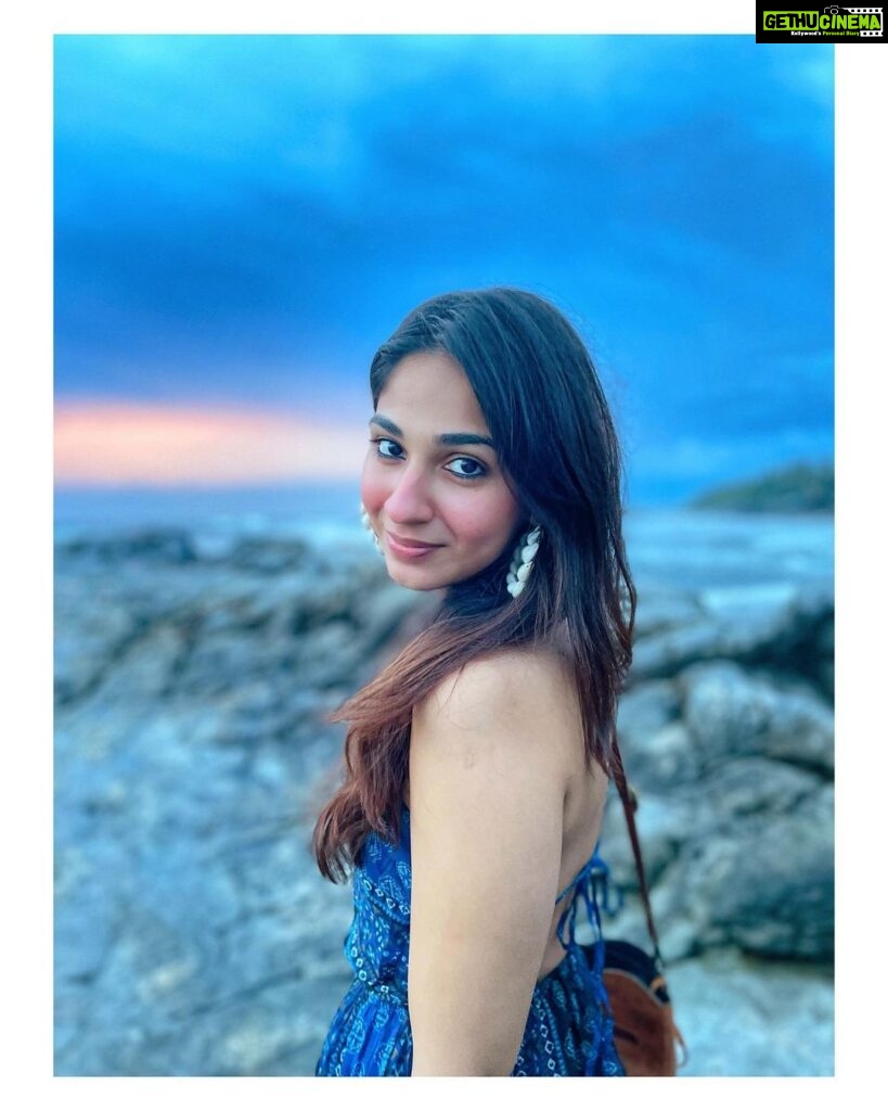 Vidhi Pandya Instagram - Let the sea set you free.🤍🐟🧿🌊 #throwback #beuniquelyyou #love #instagood #instagram #instalike