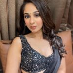 Vidhi Pandya Instagram - BB15finale 🖤 👗- @bharat_adiani 💄- @makeupbymalaikasathe Hair - @vikas_marwah_hairsalon Styled by - @appu.rentlyblunt #vidhipandya #beuniquelyyou #love Film City