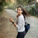 Vidhi Pandya Instagram - Date : 21.01.2022 Time : 7:31 AM 🌻🔆. #postworkout #beuniquelyyou #love Bombay
