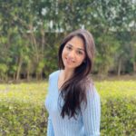Vidhi Pandya Instagram - 💙❄️🧣☀️🌈. 👗- @_mad_over_accessories #beuniquelyyou #love
