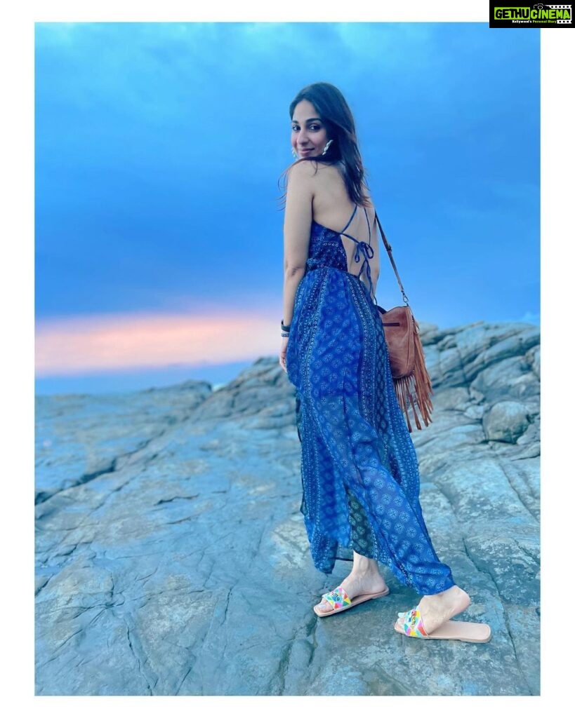 Vidhi Pandya Instagram - Let the sea set you free.🤍🐟🧿🌊 #throwback #beuniquelyyou #love #instagood #instagram #instalike