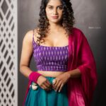 Aadhirai Soundarajan Instagram - Style is something each of us already has, all we need to do is find it💜 Costume : @colorsandmirrors MUA : @sangeethamakeoverartistry Photography : @sarancapture Jewellery : @fineshinejewels #aadhiraisoundararajan #kollywood #kollywoodcinema #biggbosstamil #biggboss #curlyhair #curls #stylefashion #fashion #actress Chennai, India