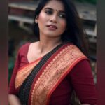 Aadhirai Soundarajan Instagram - ஒரு நிமிடத்தில் எத்தனை மயக்கம்.., இந்த மயக்கத்தில் எத்தனை தயக்கம்.., இந்த தயக்கத்திலும் வரும் நடுக்கம் என்றாலும் கால்கள் மிதக்கும்ம்ம்👣❣ Team : Photography : @shotsbyuv @sat_narain Saree and Blouse : @studioraga.in MUA : @hairtales.by.punithavathy #saree #sareelove #photooftheday #sareelover #sareedraping #sareeshoot #outfitoftheday #outdoorphotography #portrait #portraitphotography #love #life #smile #crush #girl #girlnextdoor #pride #happy #happiness #fashion #actress #model #cute #photography Chennai, India
