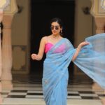 Aakanksha Singh Instagram - Keeping up with the trend 🤓 #reels #trendingreels #aakankshasingh #meradilyepukareaaja