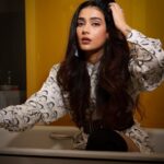 Aakanksha Singh Instagram - Lights ,Camera, Actio…………. Oh wait 🎬 is with me 😜 Styled by @rashmitathapa Makeup/hair @makeup.artist.anusha Wearing @whencut_goddamn Accessories @spillthebead Shot by @pranav.foto #aakankshasingh #promotion #meetcute