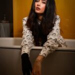 Aakanksha Singh Instagram - Lights ,Camera, Actio…………. Oh wait 🎬 is with me 😜 Styled by @rashmitathapa Makeup/hair @makeup.artist.anusha Wearing @whencut_goddamn Accessories @spillthebead Shot by @pranav.foto #aakankshasingh #promotion #meetcute