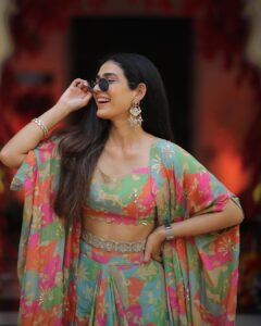 Aakanksha Singh Instagram - Haldi ready 🤩 🌸 

👗@paulmiandharsh
👂💍@rajmankaofficial 
🪄@pratikshachandak
📸 @rahulmansingh @jaipurweddingphotographers 

#aakankshasingh #feelingpretty
