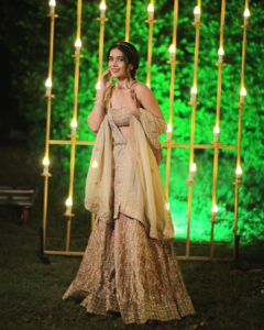 Aakanksha Singh Instagram - Bet I made you look 😉

👗@ease_kv
💎 @rajmankaofficial
💫 @pratikshachandak
📸 @rahulmansingh @jaipurweddingphotographers 

#aakankshasingh #loveforindianwear